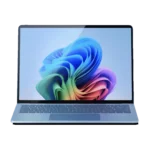 Ảnh render Microsoft Surface Laptop 7 màu Sapphire nhìn từ mặt trước, hiển thị thiết kế mỏng nhẹ và viền màn hình siêu mỏng.