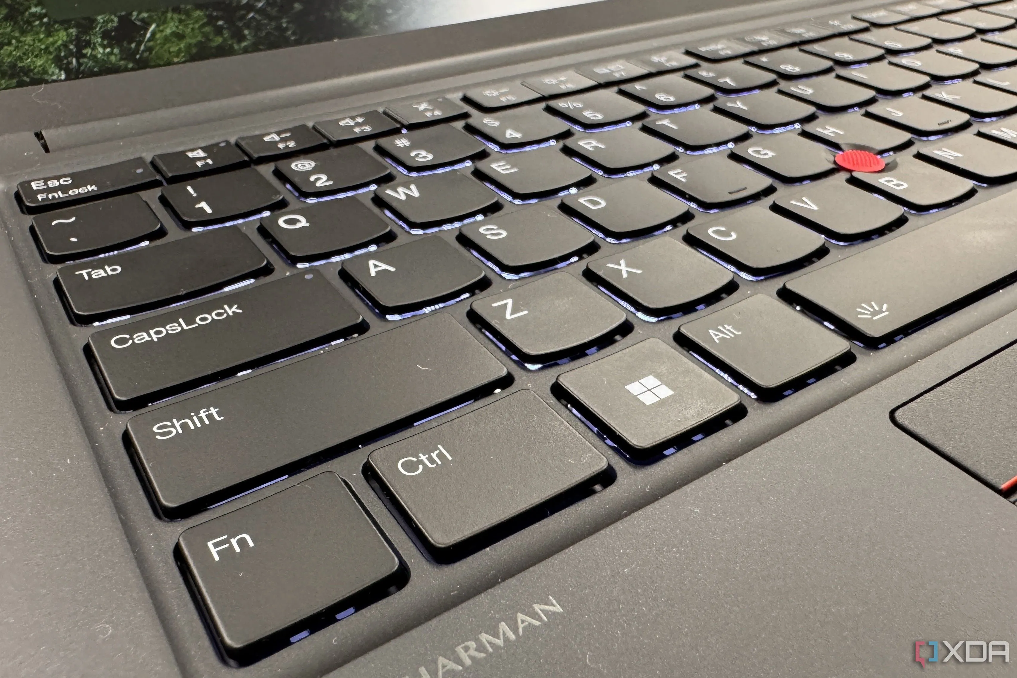 Bàn phím laptop Lenovo ThinkPad E14 Gen 6 với phím Copilot chuyên dụng