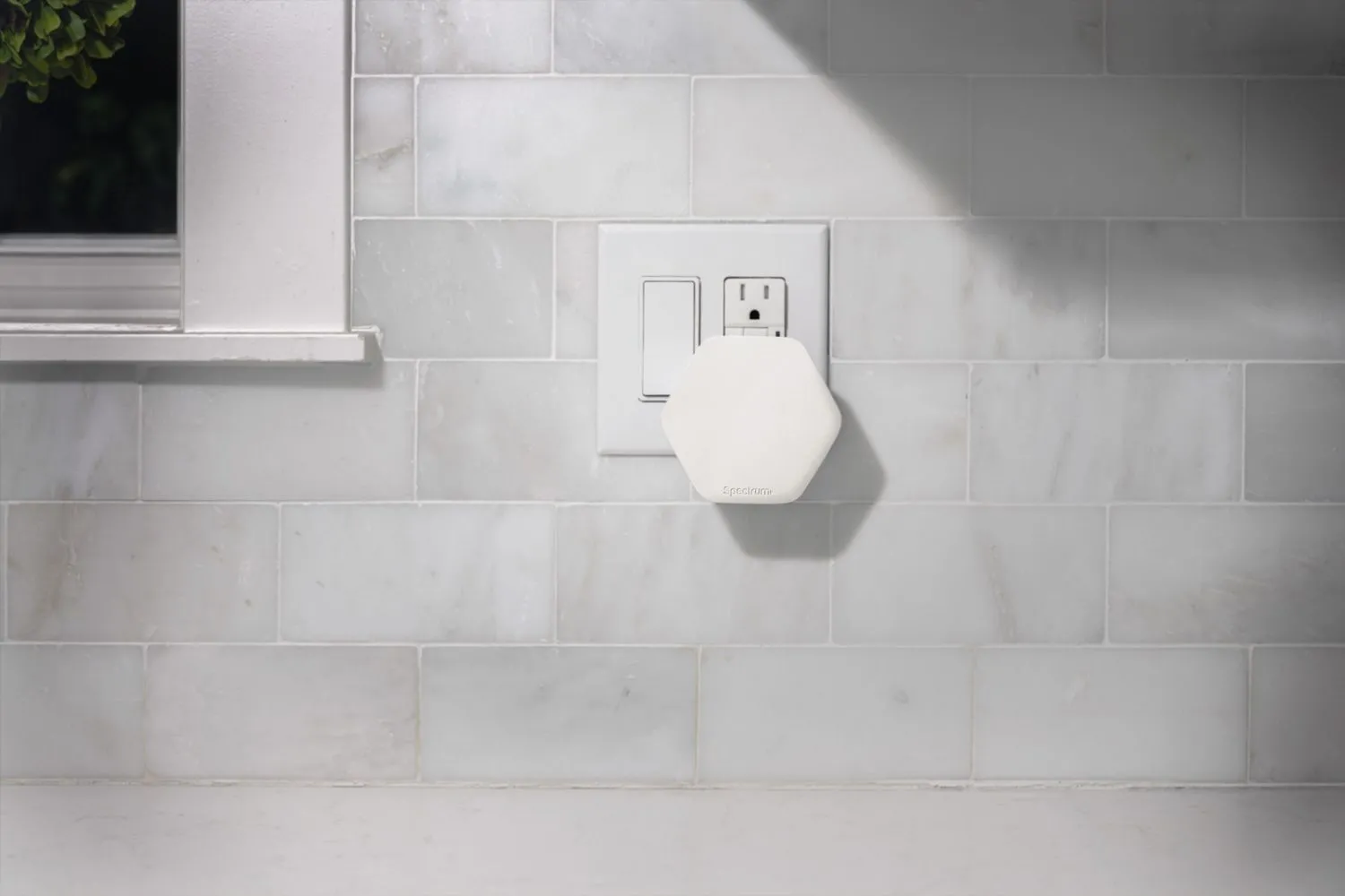 Bộ chia mạng Wi-Fi mesh Spectrum, được sử dụng trong hệ thống an ninh gia đình
