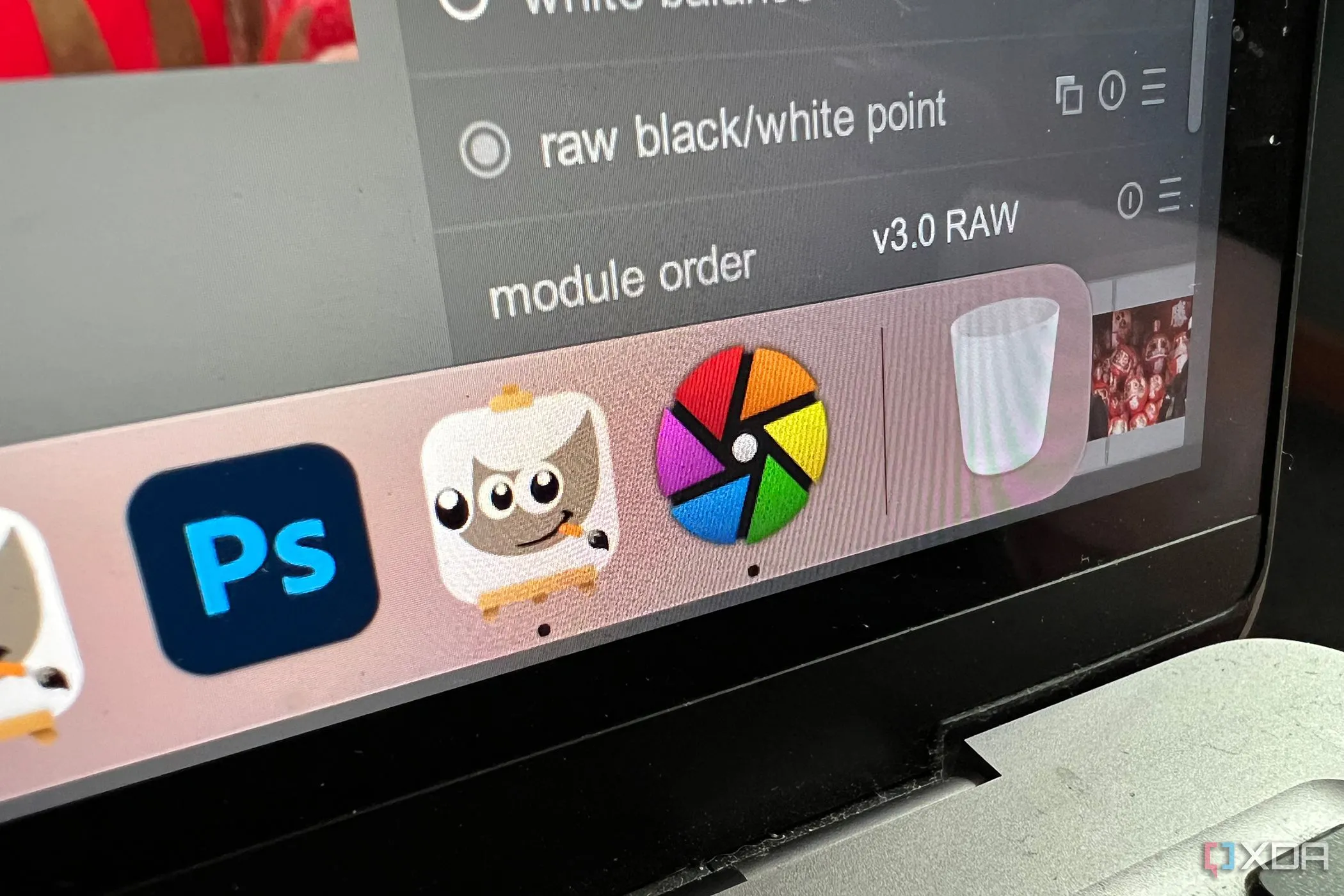 Các biểu tượng GIMP và Darktable trên máy Mac