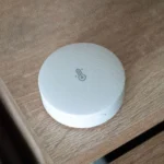 Cảm biến nhiệt độ và độ ẩm Sonoff Zigbee, ví dụ về thiết bị IoT dễ bị tấn công