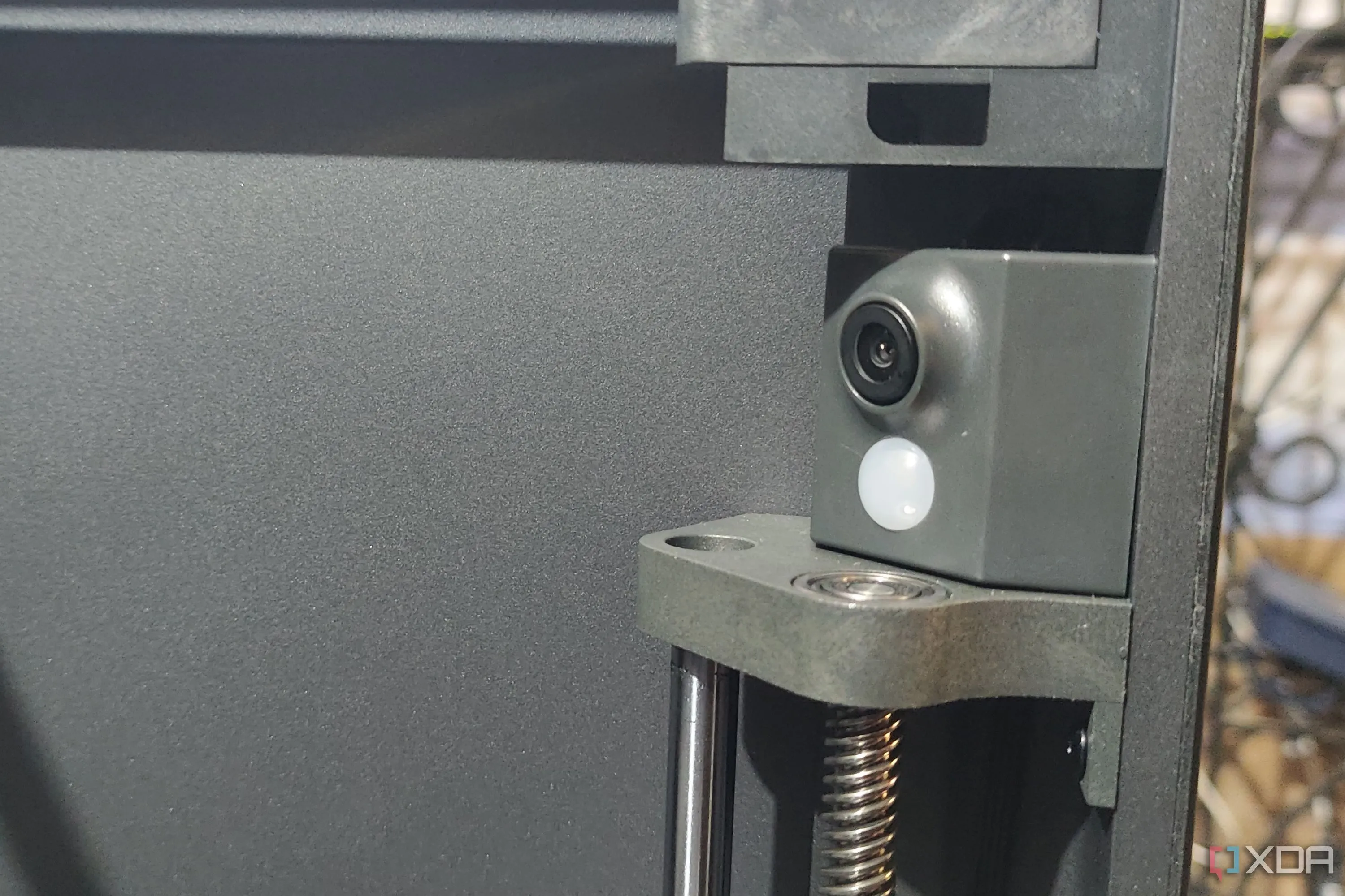 Camera tích hợp và đèn LED bên trong máy in 3D Elegoo Centauri Carbon