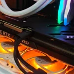 Card đồ họa MSI GeForce RTX 4070 Ti Super Ventus 3X 3 quạt được lắp trong bộ PC, minh họa kích thước lớn của GPU 3 khe cắm