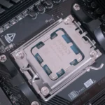 CPU AMD Ryzen 7 9800X3D trên bo mạch chủ, minh họa hiệu suất gaming vượt trội