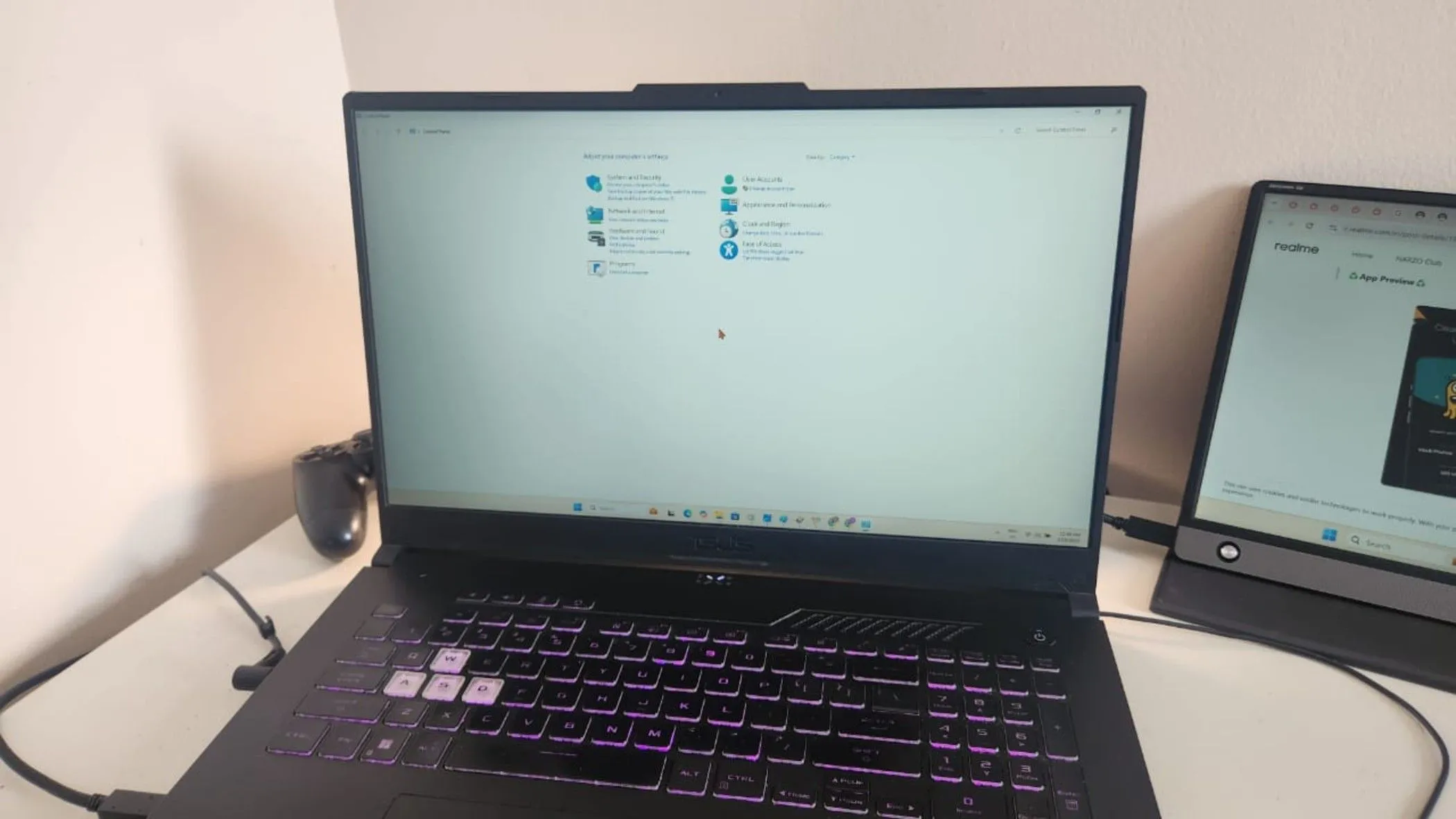 Cửa sổ Cài đặt Thời gian & Ngôn ngữ mới trong Windows 11, sau khi được chuyển từ Control Panel