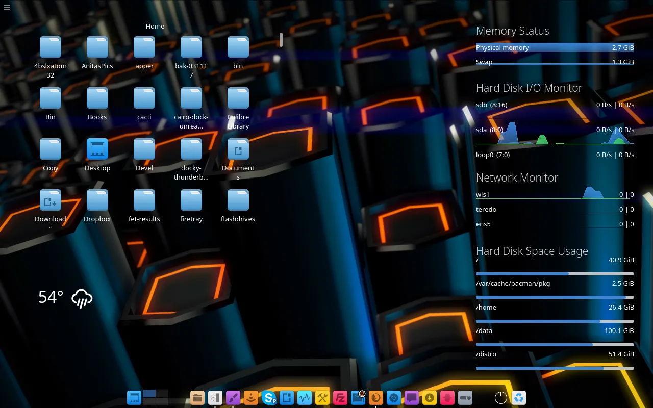 Giao diện màn hình chính của BlueStar Linux với thanh tác vụ KDE Plasma được tinh chỉnh và dock ở phía dưới, thể hiện sự kết hợp hài hòa giữa các yếu tố thiết kế.
