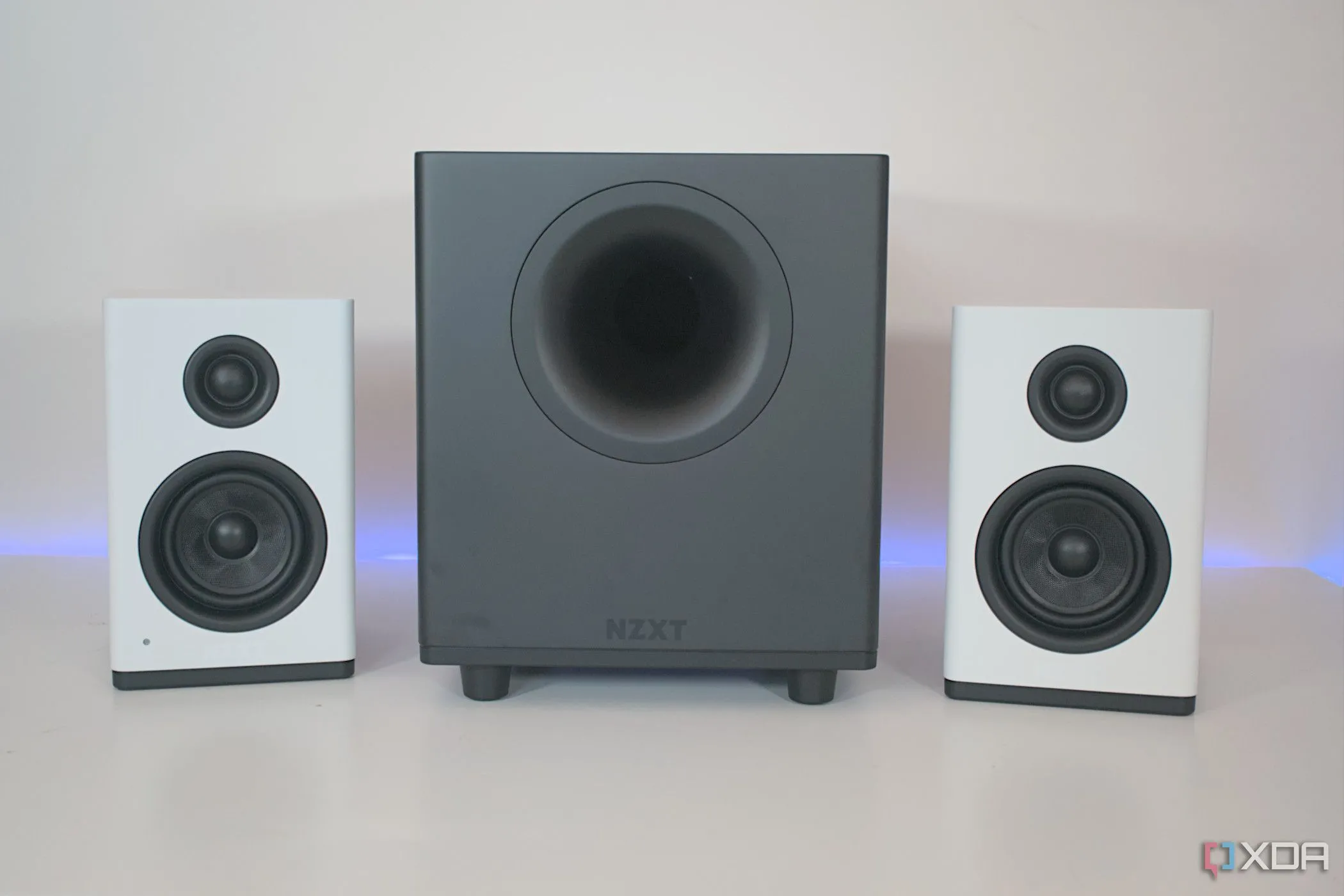 Hệ thống loa và loa siêu trầm NZXT Relay