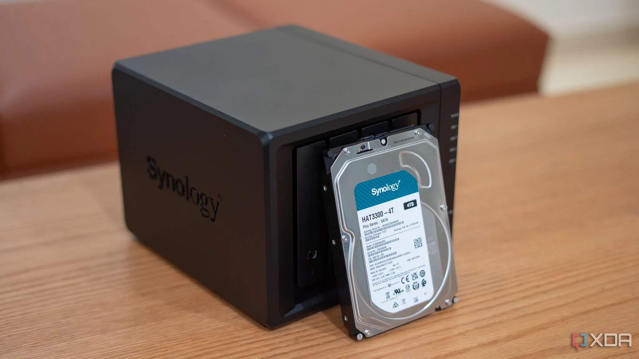 Hệ thống NAS Synology DS925+ với ổ cứng chuyên dụng để lưu trữ dữ liệu