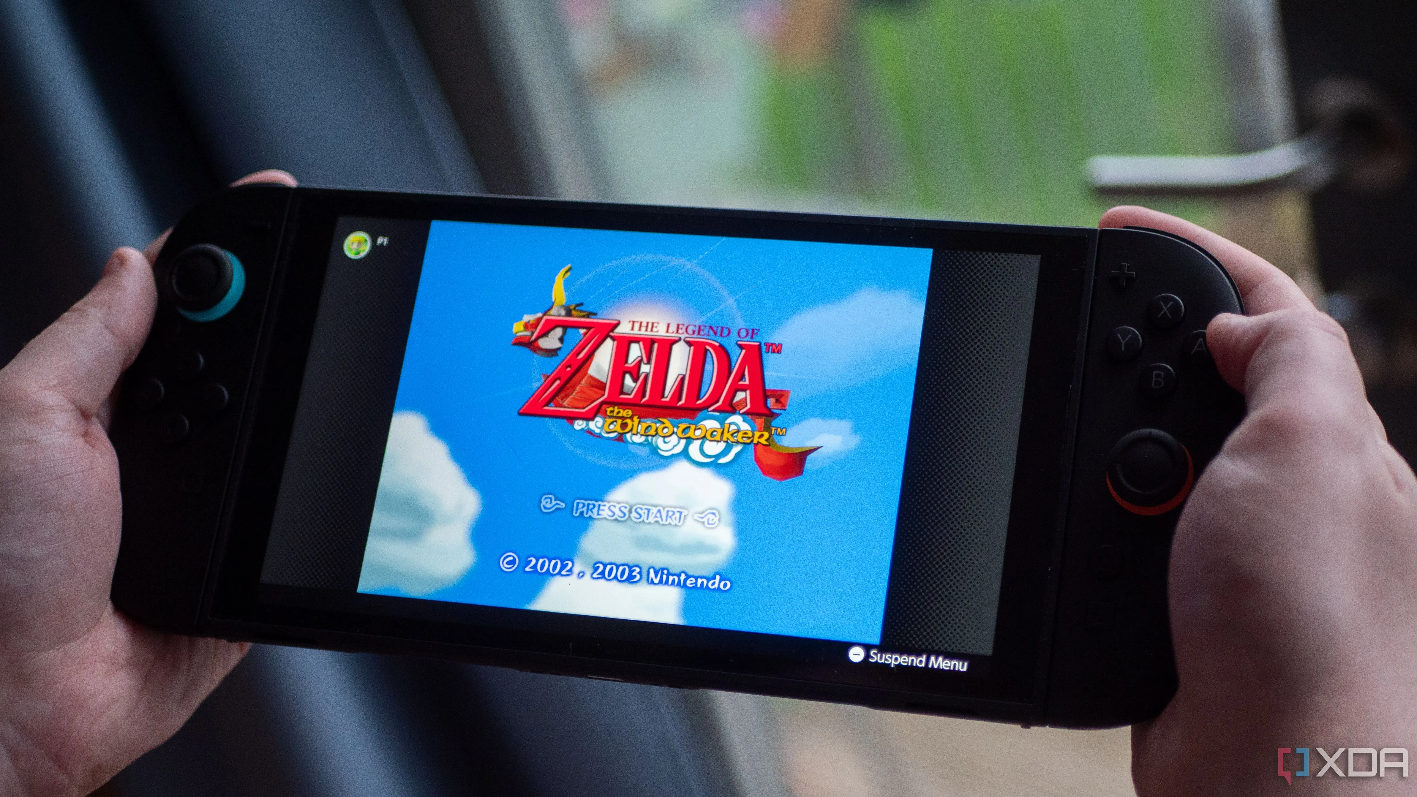 Hình ảnh Nintendo Switch 2 với thiết kế tay cầm GameCube, minh họa cho các rò rỉ ban đầu và quá trình sản xuất sớm