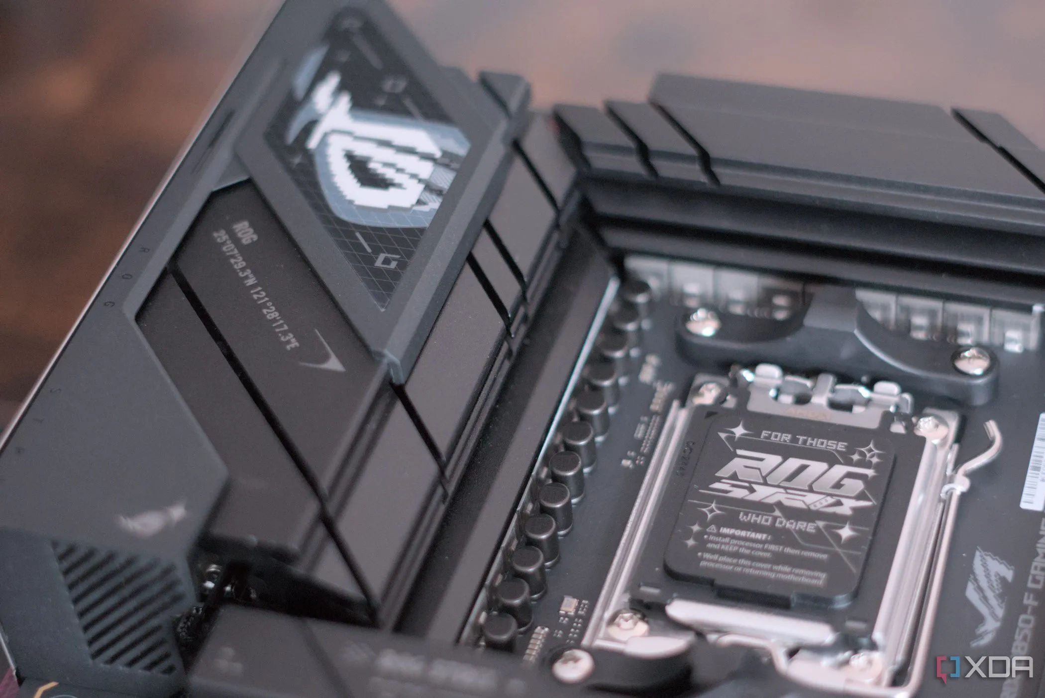 Khu vực CPU của bo mạch chủ Asus ROG Strix B850-F Gaming WiFi với các thành phần VRM nổi bật