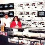 Khung cảnh một cửa hàng game Mesbla ở Fortaleza, Brazil vào năm 1992, nơi Sega Master System và các tựa game được bày bán, minh họa sự hình thành văn hóa chơi game tại nước này.