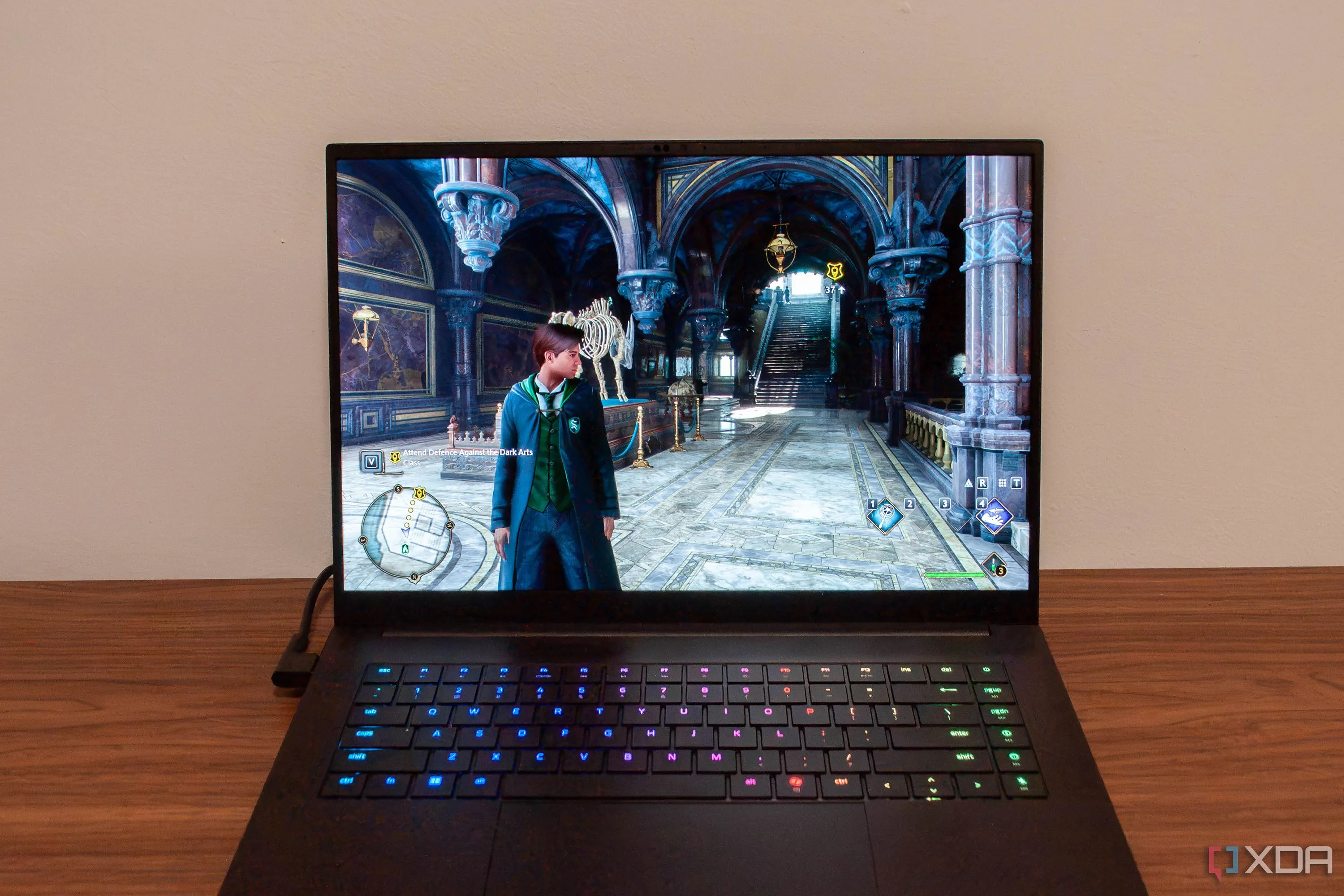 Laptop Razer Blade chạy game Hogwarts Legacy