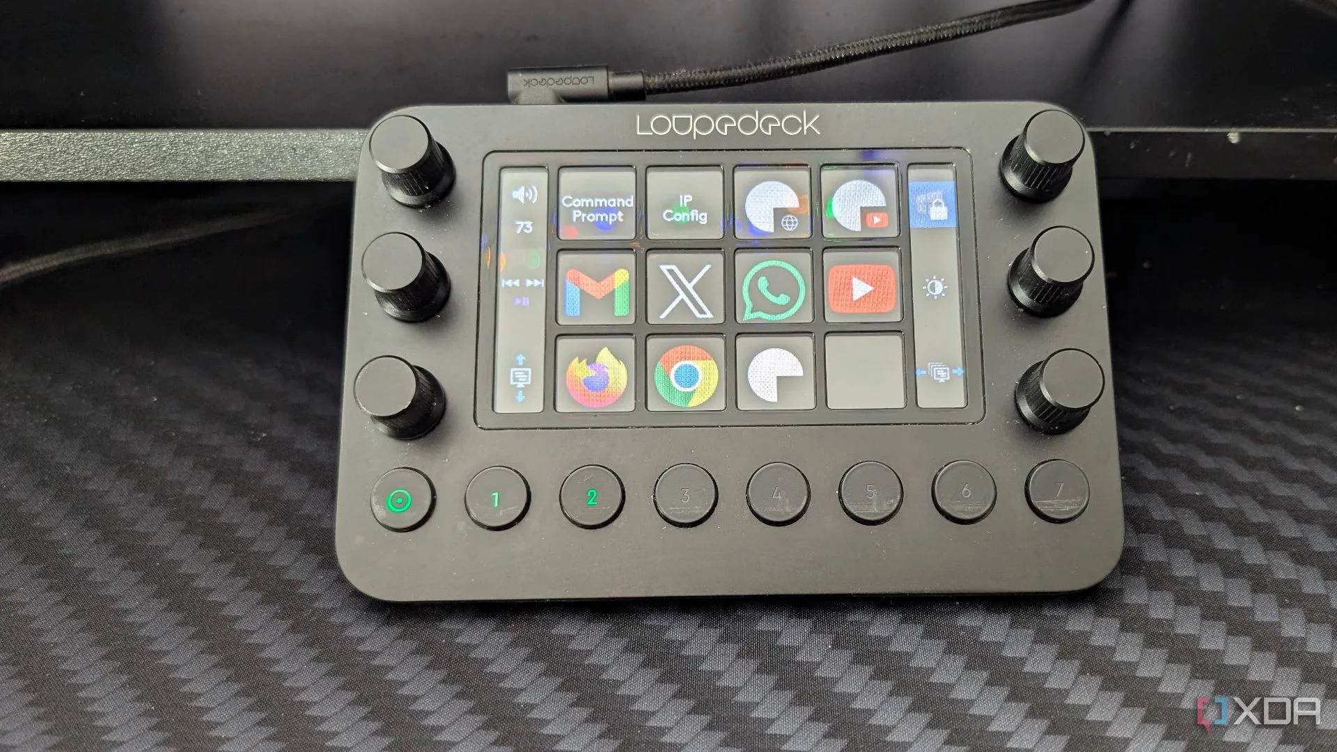 Loupedeck Live hiển thị các biểu tượng ứng dụng, minh họa khả năng mở nhanh chương trình, tiết kiệm thời gian cho người dùng.