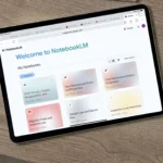 Màn hình chào mừng của Google NotebookLM hiển thị trên iPad, giới thiệu giao diện thân thiện với người dùng.