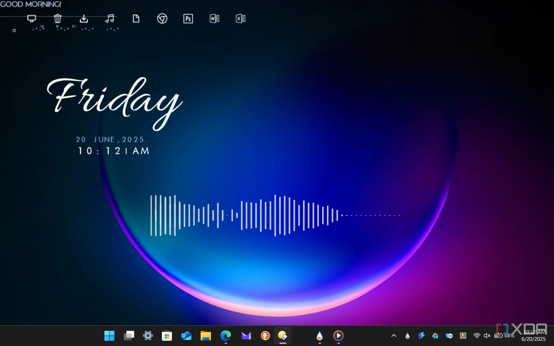 Màn hình desktop Windows với skin Rainmeter Inside Dream màu xanh lá cây và thanh công cụ tiện ích