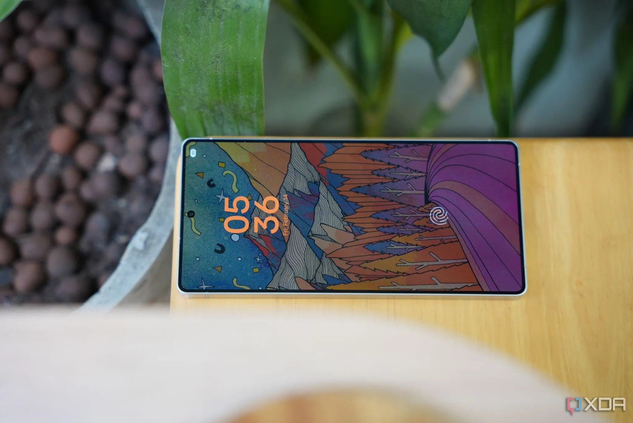 Màn hình Galaxy S25 Ultra với lớp phủ chống phản chiếu tuyệt vời, hiển thị hình ảnh sắc nét