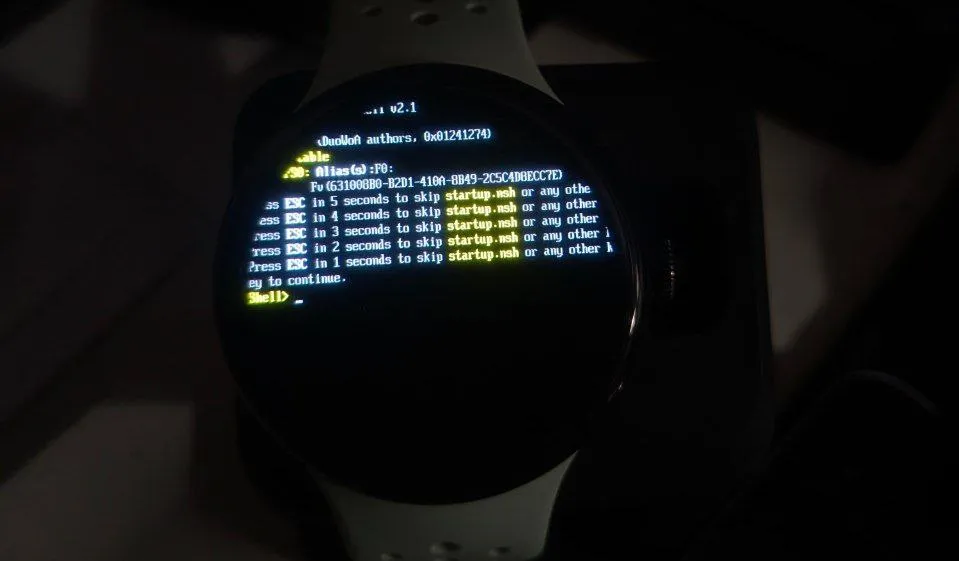 Màn hình khởi động UEFI trên Google Pixel Watch 3 khi chạy Windows PE