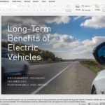 Màn hình máy tính hiển thị giao diện PowerPoint với các slide thuyết trình. Ảnh minh họa cho việc kết hợp PowerPoint với các công cụ AI hỗ trợ năng suất.