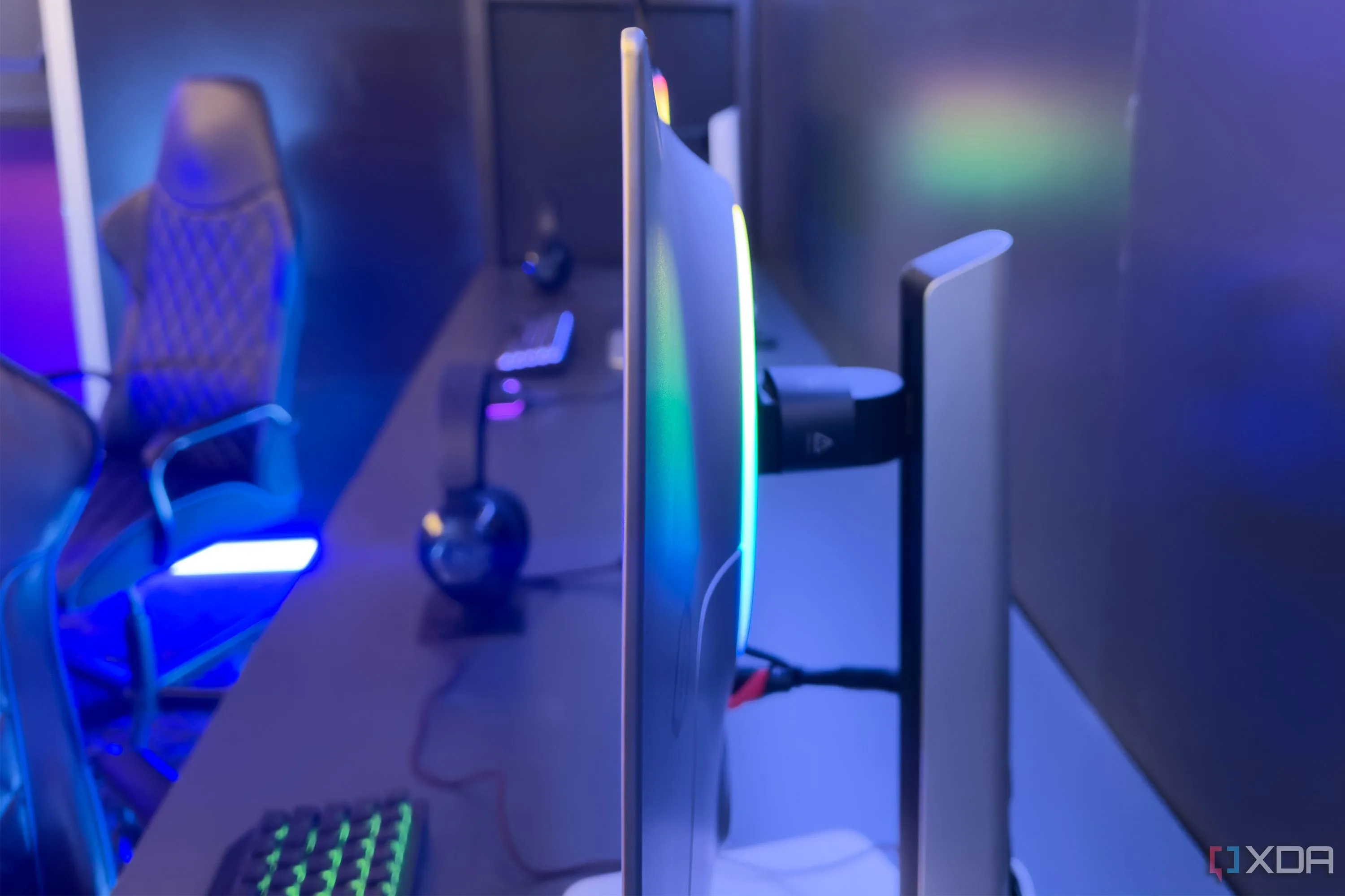 Màn hình Samsung Odyssey OLED G6 500Hz, biểu tượng cho xu hướng gaming tần số quét cao và độ phân giải lớn.