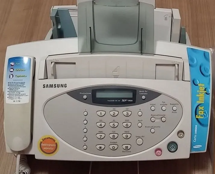 Máy fax Samsung SF-3100 inkjet màu trắng, thiết bị truyền tài liệu qua đường dây điện thoại, tiền thân của thư điện tử.