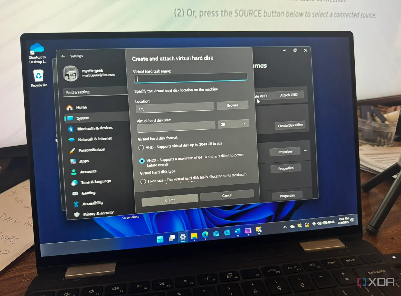 Máy tính xách tay chạy Windows 11 tạo ổ đĩa VHD qua ứng dụng Cài đặt để tăng cường bảo mật dữ liệu