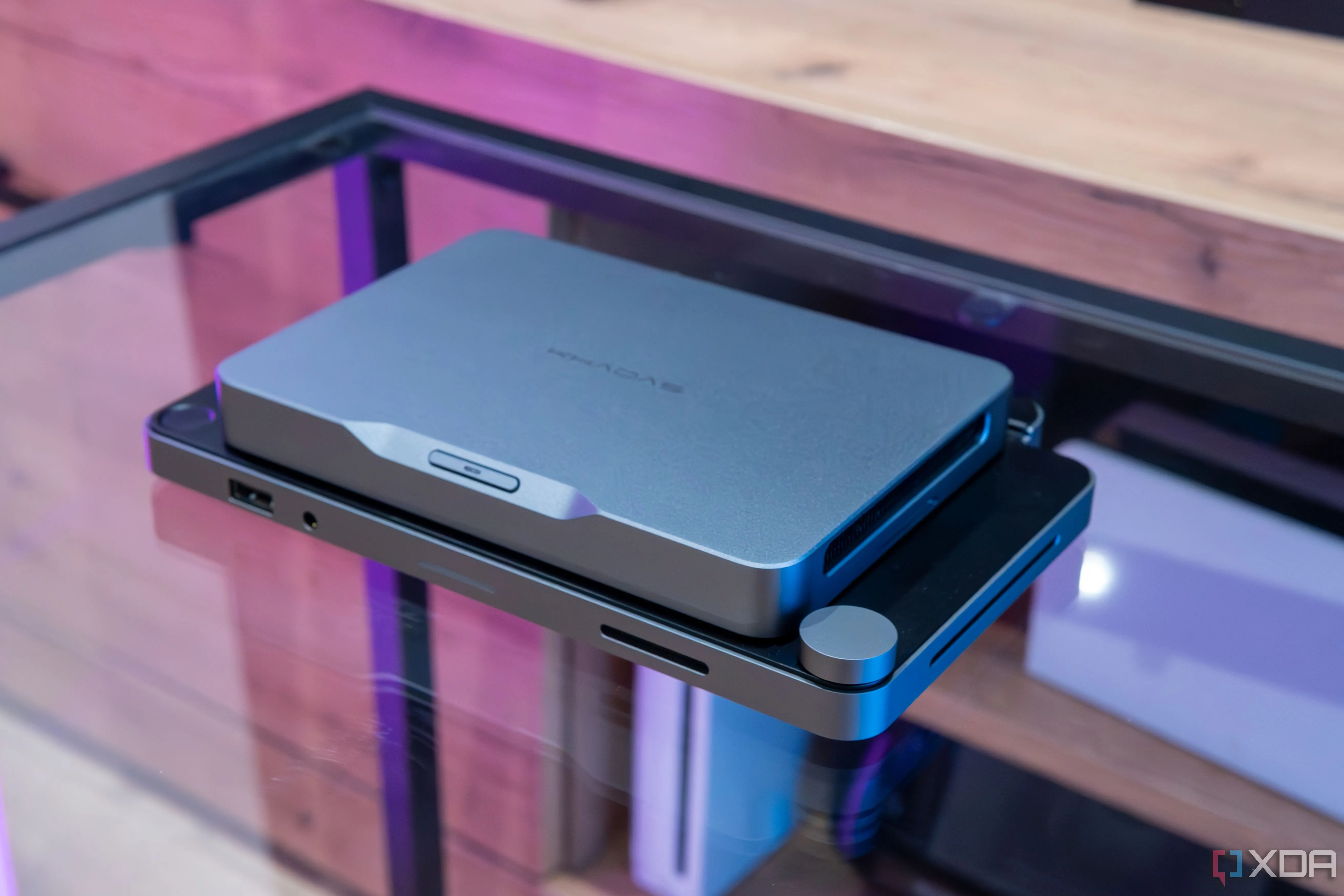 Mini PC Khadas Mind AI Dev Kit trên Mind Dock