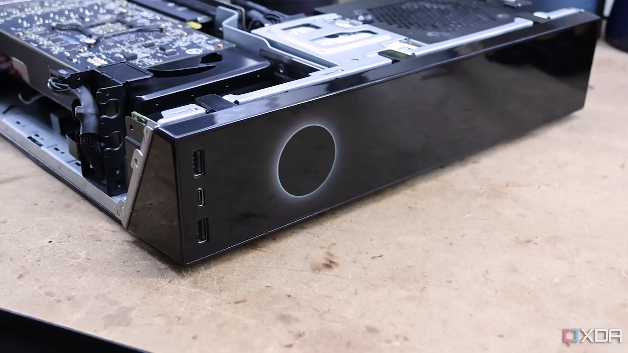 Mô hình nguyên mẫu Steam Box của Valve, tiền thân của Steam Machine