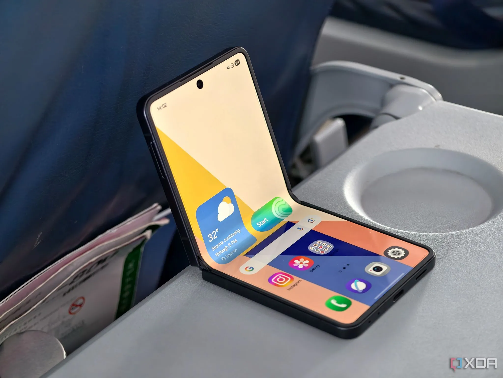 Nếp gập được cải thiện trên màn hình chính 6.9 inch của Samsung Z Flip 7