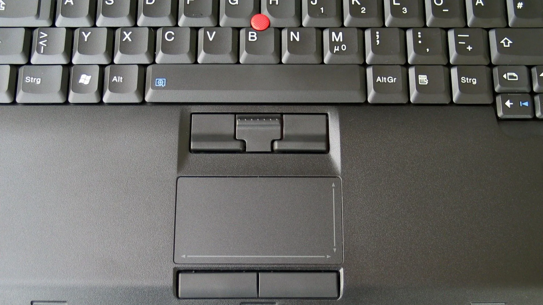 Nút chuột vật lý riêng biệt dưới touchpad trên laptop Lenovo