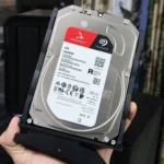 Ổ cứng HDD Seagate cho thấy giới hạn về tốc độ so với SSD trong các tác vụ hiện đại