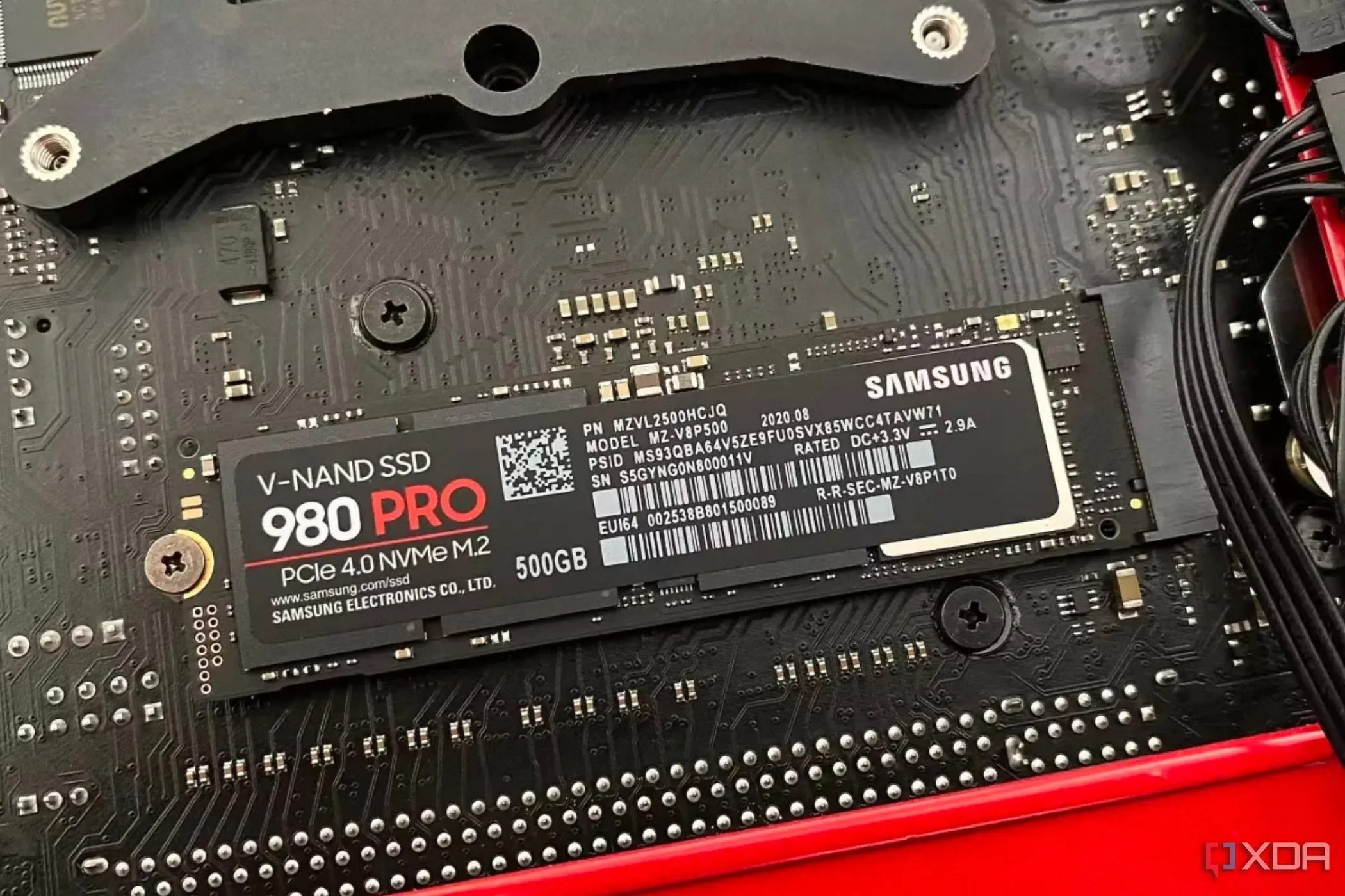 Ổ cứng SSD M.2 Samsung 980 Pro đã lắp đặt trên bo mạch chủ