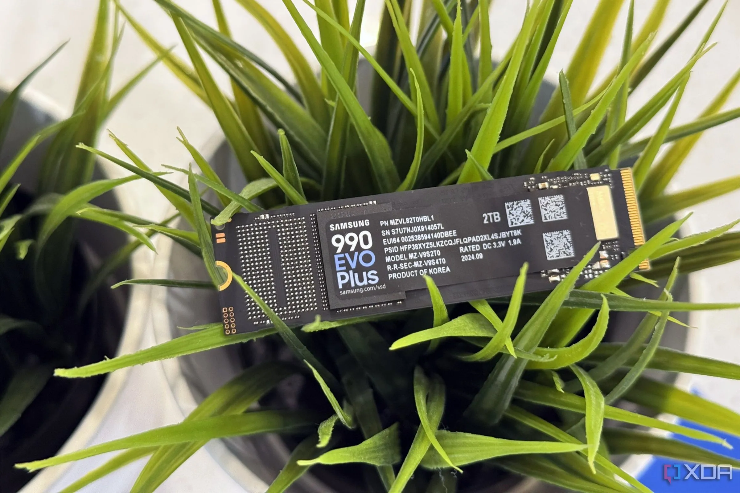 Ổ cứng SSD Samsung 990 EVO Plus, minh họa cho việc lựa chọn SSD chất lượng cao cho PC.