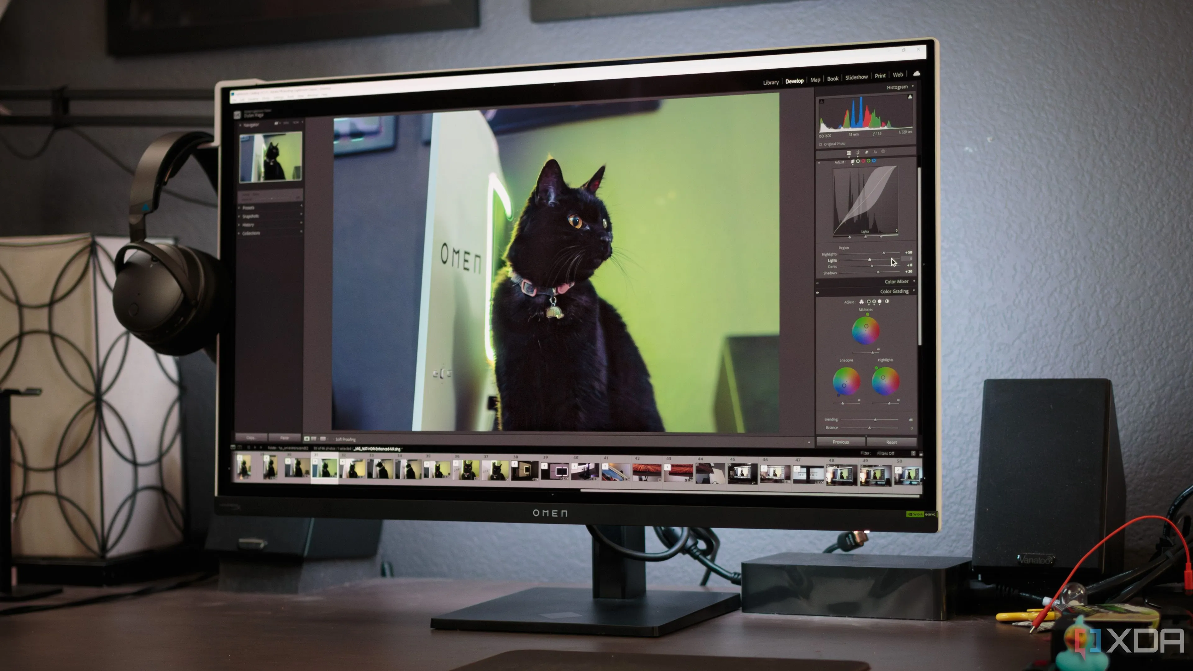 Phần mềm Adobe Lightroom trên màn hình OLED HP OMEN Transcend 32