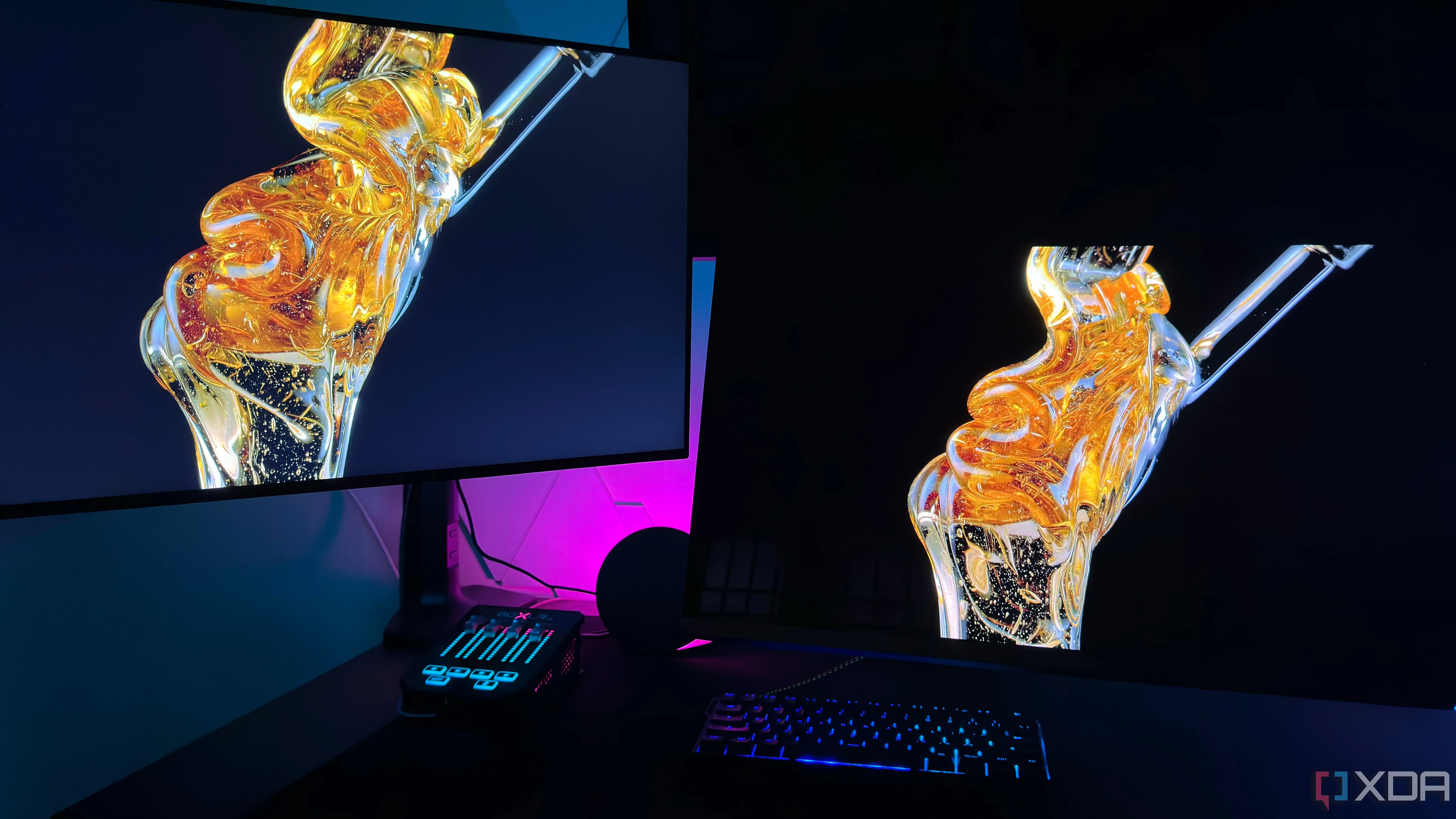 So sánh màn hình OLED và LCD cạnh nhau