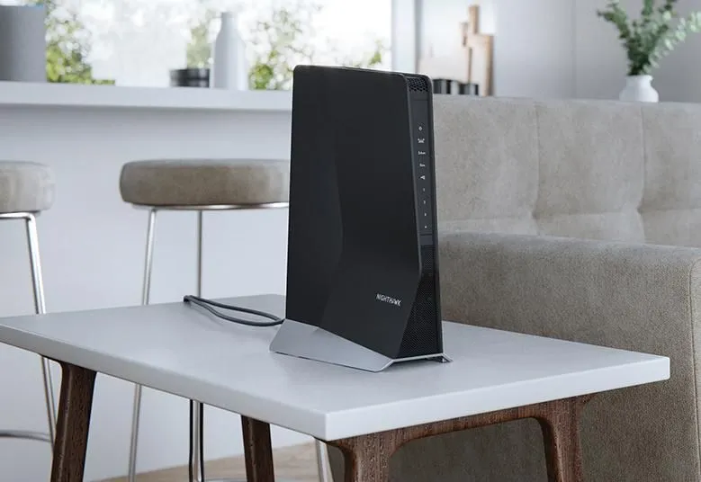 Thiết bị mở rộng sóng Netgear Nighthawk, so sánh với hệ thống Wi-Fi Mesh thông minh