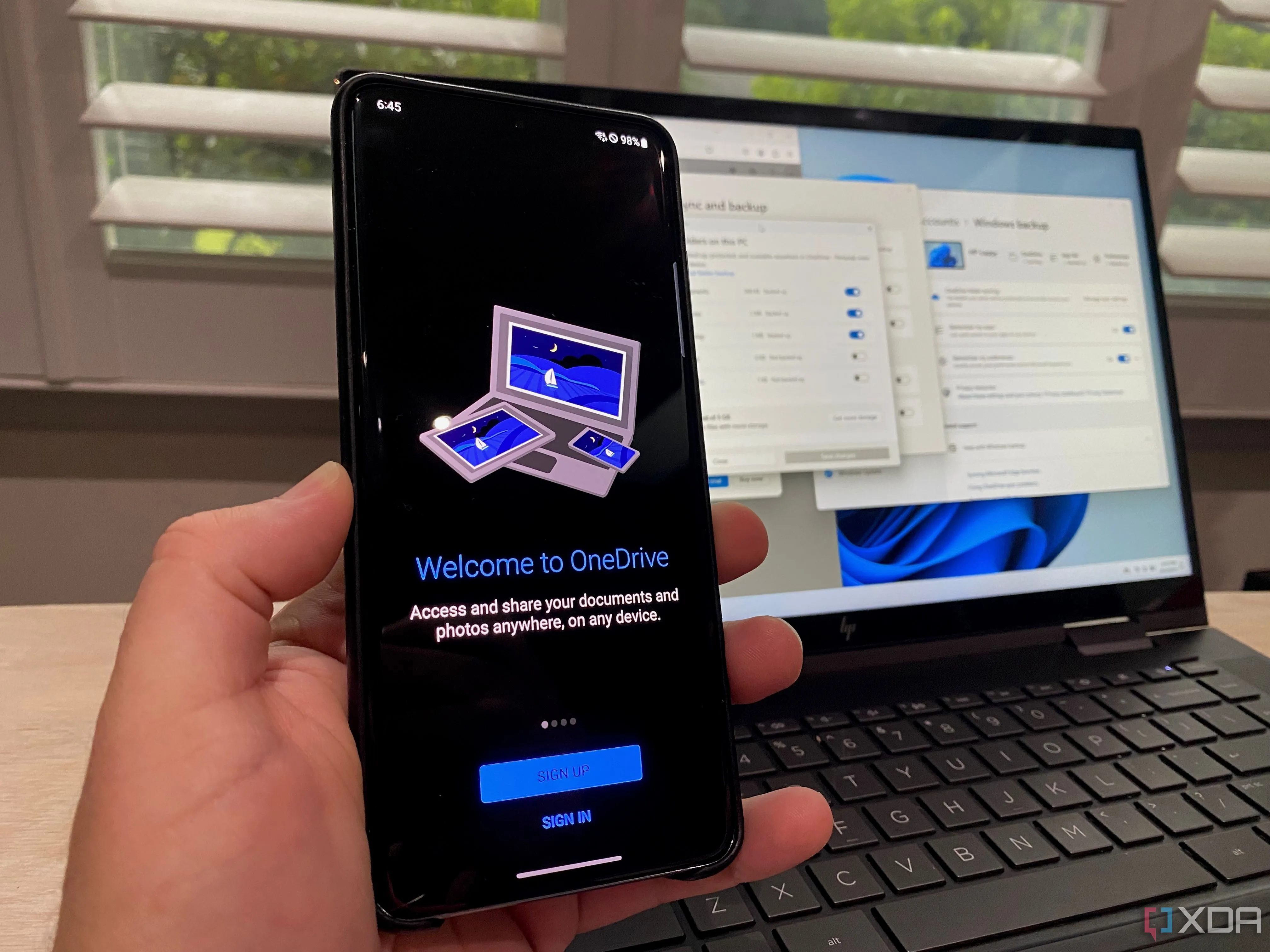 Ứng dụng Microsoft OneDrive trên điện thoại và máy tính xách tay
